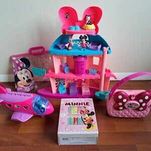 Minnie Mouse's Home Sweet Headquarters Dollhouse Playset Jet Toy Bag Books